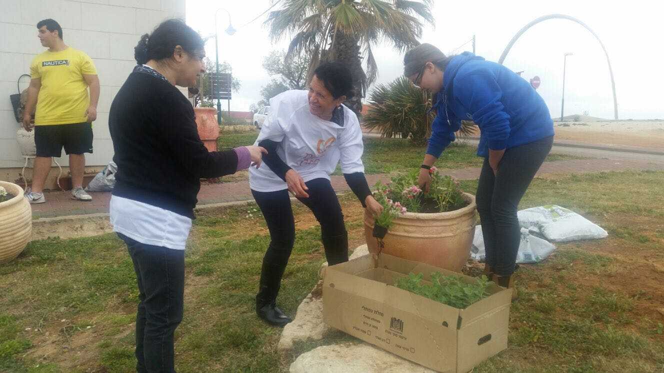 עובדי כלל ביטוח וחניכי כפר הנוער